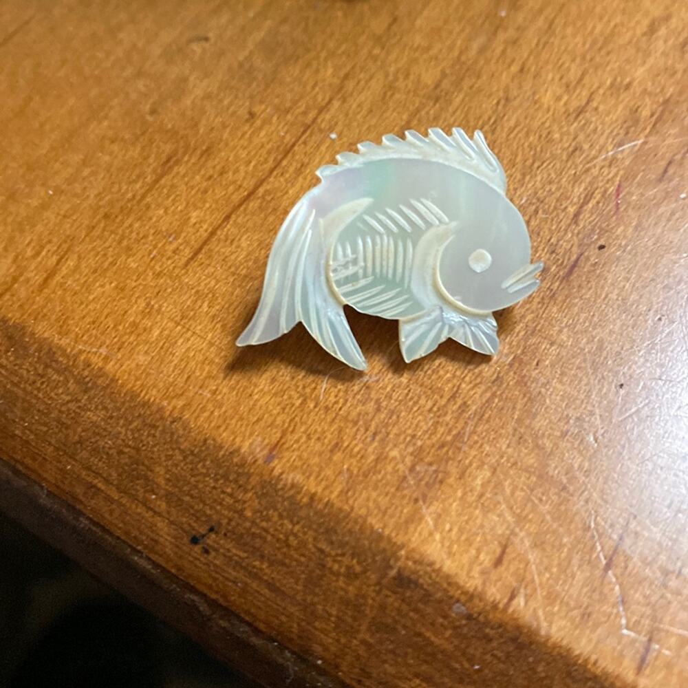 Vintage mother of pearl brooch